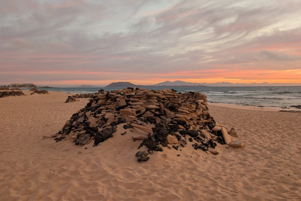 abri de pierres dunes de corralejo